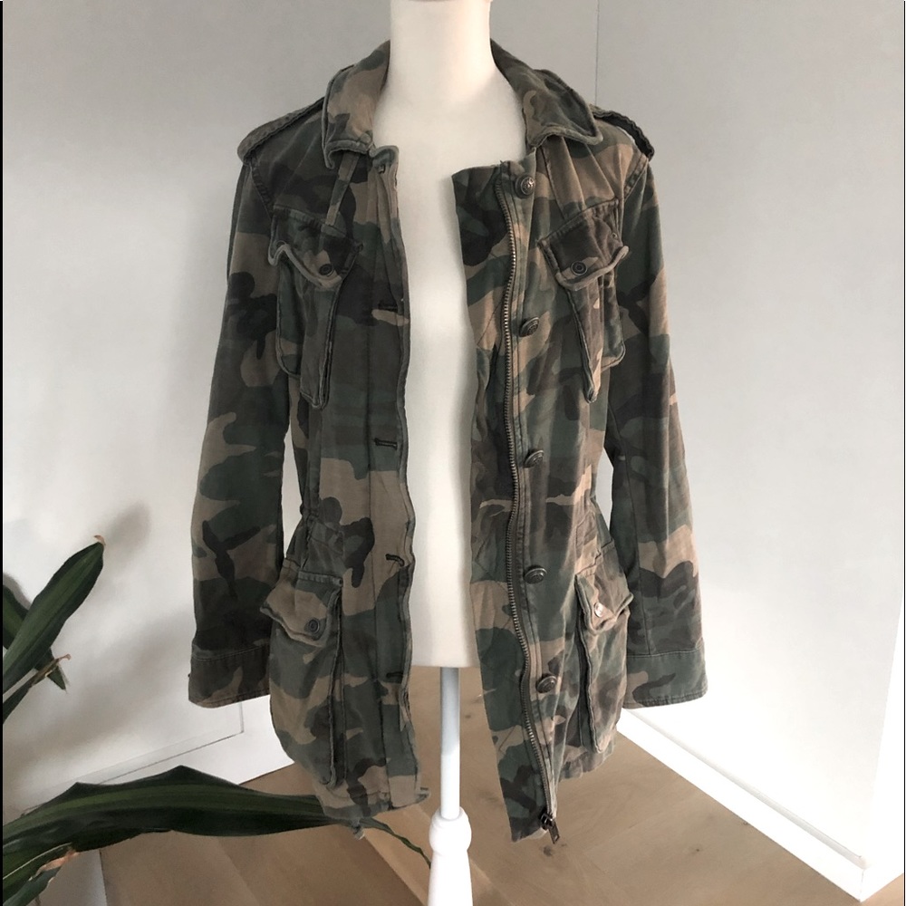 Urban Outfitters Camo Jacket S/P